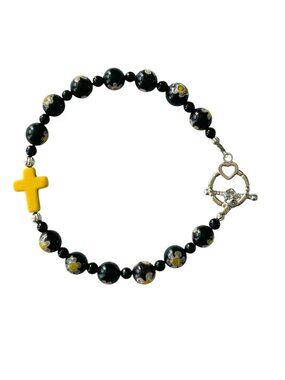 ARTISAN Cross bracelet Black and yellow Floral Glass beads Toggle clasp
